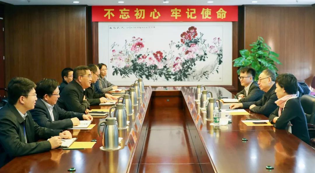 姜仁鋒會見中國國新黨委委員、總會計(jì)師劉學(xué)詩 